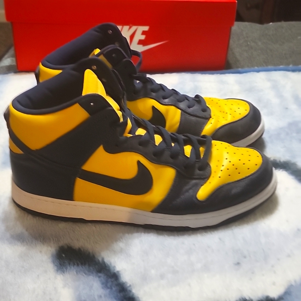 Nike Dunk High SP Michigan Wolverines